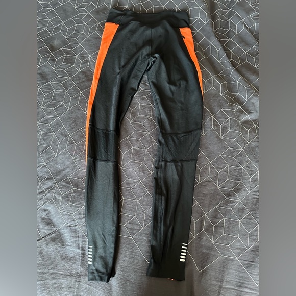 UNDER ARMOUR WOMEN'S HEATGEAR COMPRESSION LEGGINGS BLACK /ORANGE - Picture 3 of 12